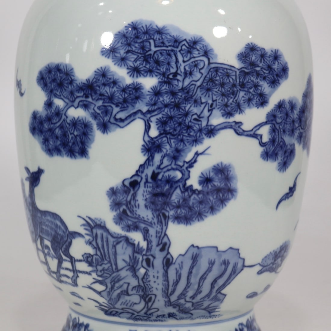 An Exquisite Blue and White Pine Pattern Sika Deer Pattern Vase - 7