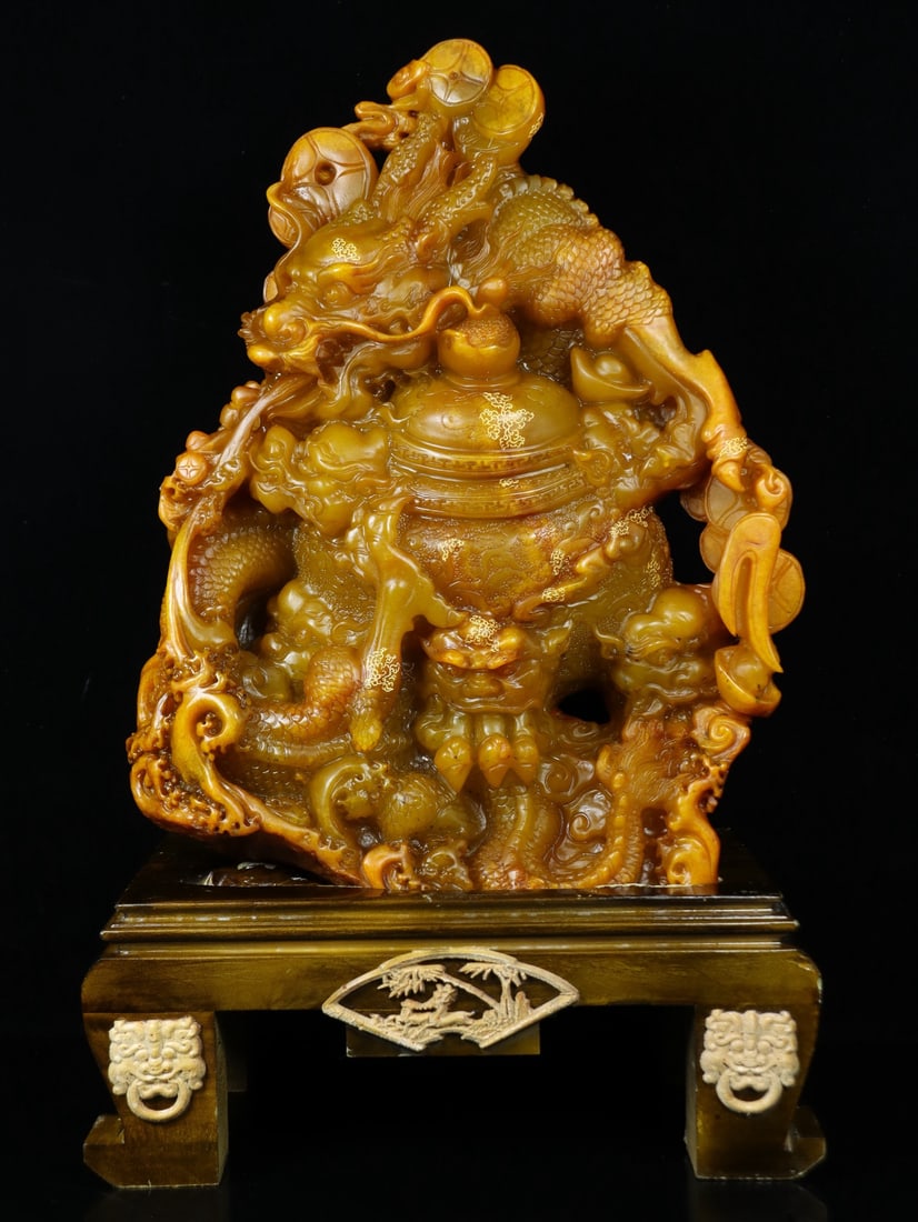 An Exquisite Tianhuang Stone Dragon Pattern Ornament: An Exquisite Tianhuang Stone Dragon Pattern Ornament Qing Dynasty, China Size:46cmx29cmx16cm Weight:8.93kg (The Dimensions Of All Batches Are Manually Measured.If You Need More Detailed