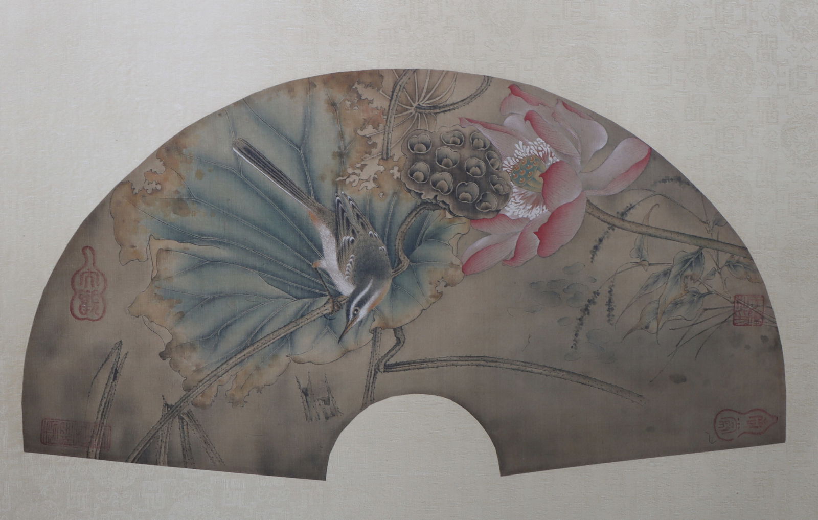 An Fabulous Chinese Ink Flower and Bird By Silk: An Fabulous Chinese Ink Flower and Bird By Silk Yi ming Size:42cmx22cm (The Dimensions Of All Batches Are Manually Measured.If You Need More Detailed Information, Please Contact Our Customer