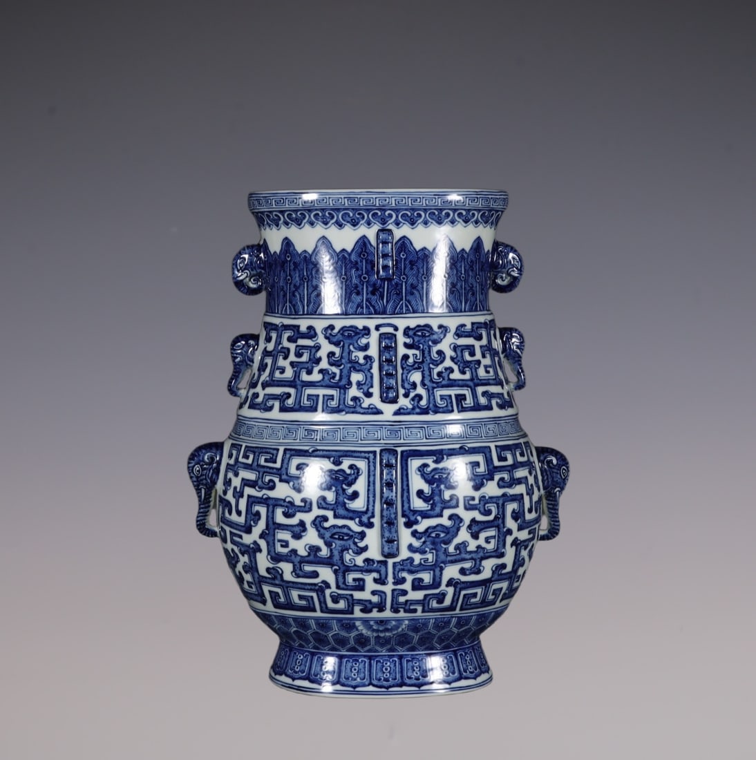 An Exquisite Blue and White Dragon Pattern Vase: An Exquisite Blue and White Dragon Pattern Vase Qing Dynasty, China Qianlong Six-character Mark Size:43cmx32.8cm (The Dimensions Of All Batches Are Manually Measured.If You Need More Detailed