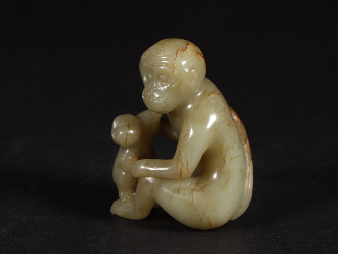An Exquisite White Jade Monkey Ornament - 3