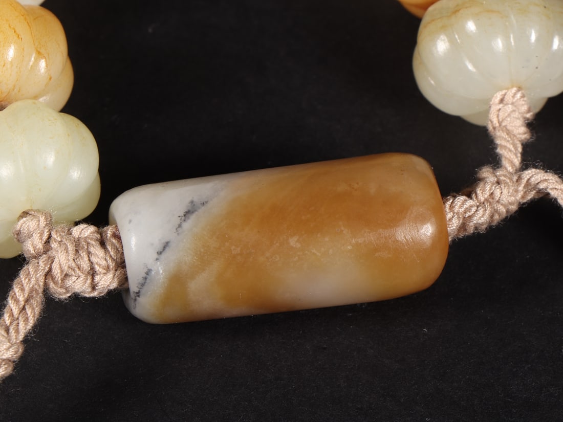 An Exquisite White Jade Pumpkin-Shaped Bracelets - 4