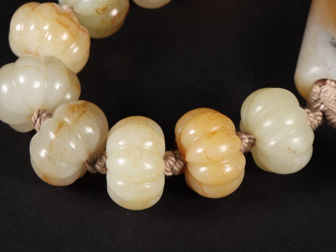 An Exquisite White Jade Pumpkin-Shaped Bracelets - 5