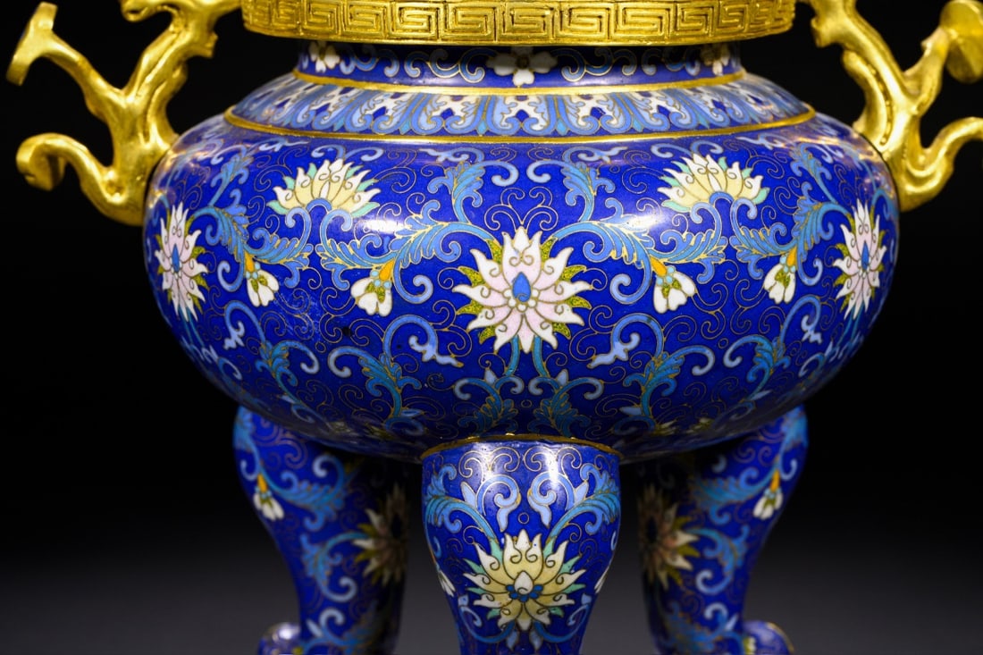 An Exquisite Cloisonne Lotus Pattern Dragon Pattern Double-Ears and Tripod Censer - 3