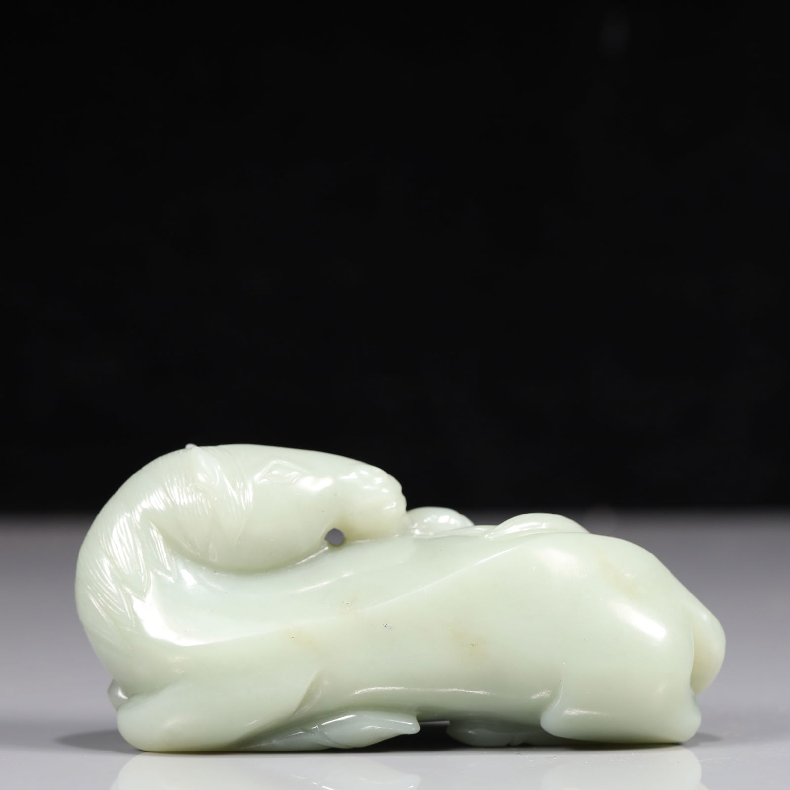 A Exquisite Greenish Jade Horse Ornament: A Exquisite Greenish Jade Horse Ornament Qing Dynasty, China Size:12cmx3.5cmx6.5cm Weight:350g (The Dimensions Of All Batches Are Manually Measured.If You Need More Detailed Information, Please