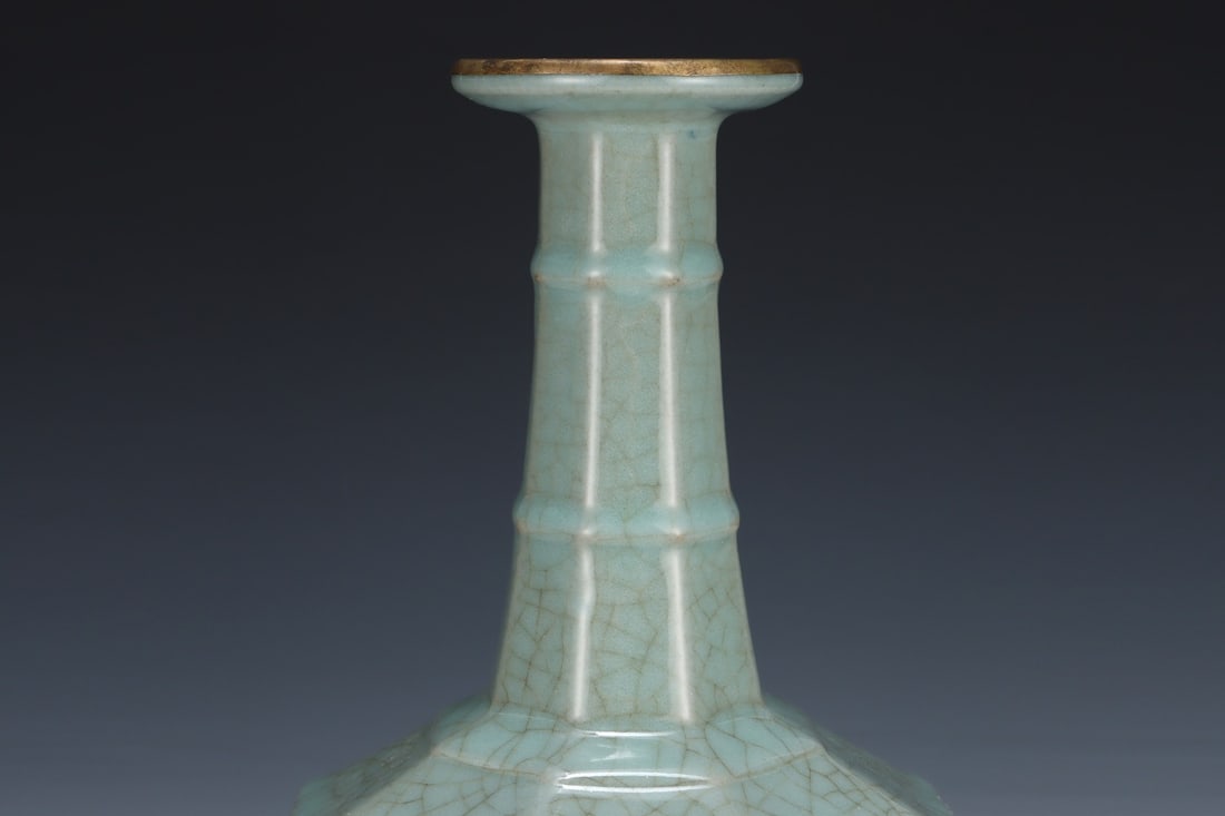 An Exquisite Guan yao Vase - 5