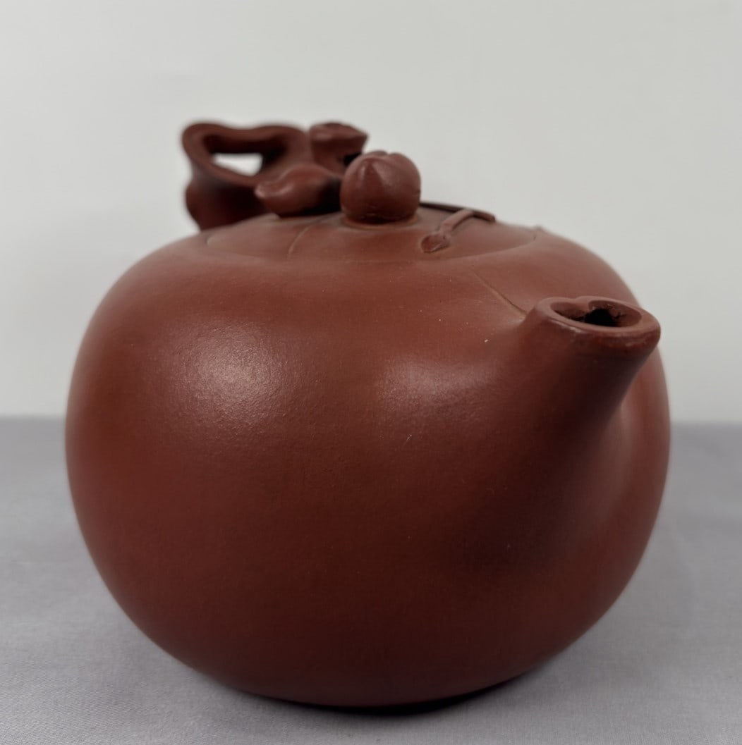 An Exquisite Purple Sands Peach Pattern Teapot - 4