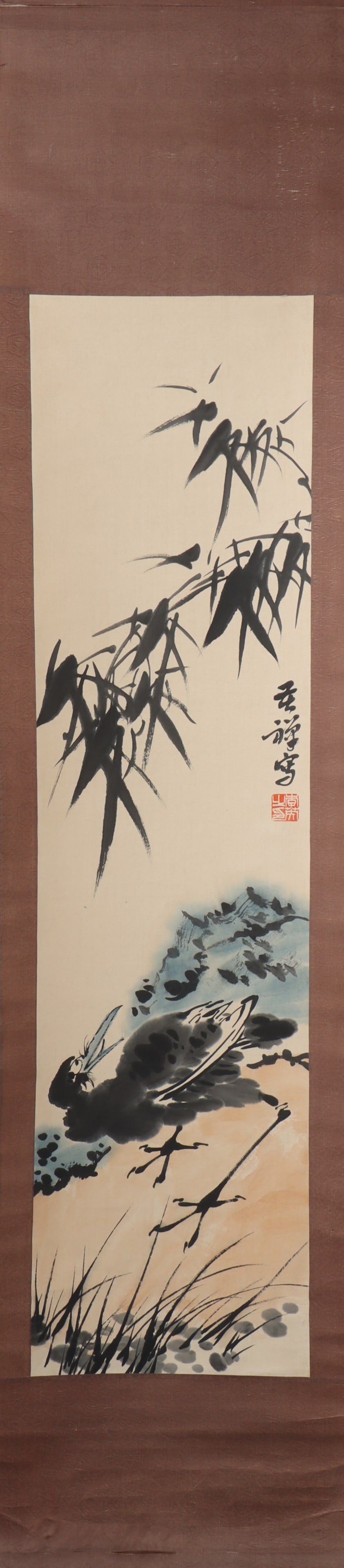 A Chinese Vertical Scroll Ink Painting of Flower and Bird on Paper: A Chinese Vertical Scroll Ink Painting of Flower and Bird on Paper Li kuchan Size:89cmx23cm (The Dimensions Of All Batches Are Manually Measured.If You Need More Detailed Information, Please