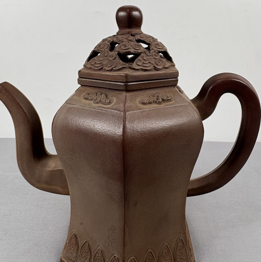 An Exquisite Purple Sands Teapot - 2