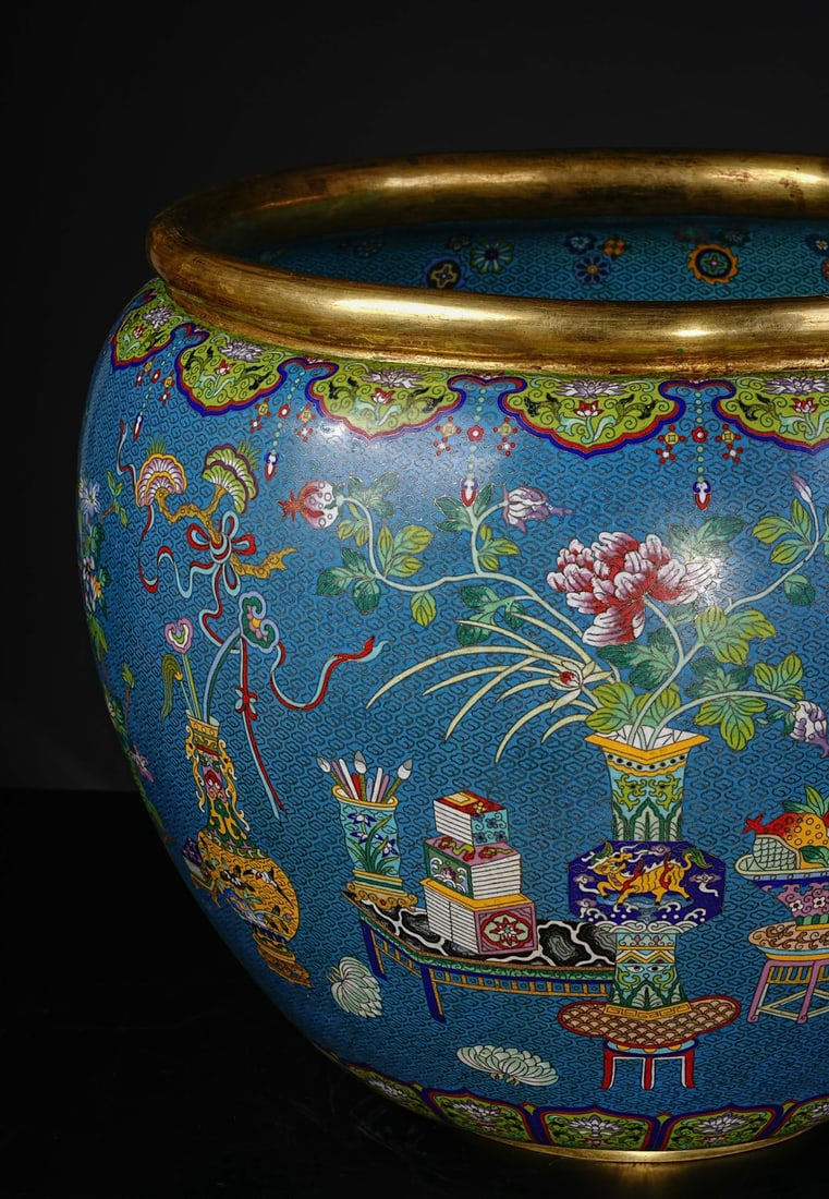 An Exquisite Cloisonne Flower Pattern Eight Treasures Pattern Vat - 4