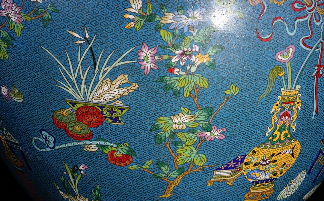 An Exquisite Cloisonne Flower Pattern Eight Treasures Pattern Vat - 6