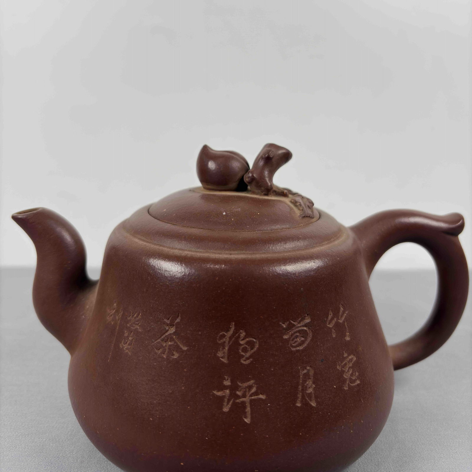 An Exquisite Purple Sands Flower Pattern Teapot - 2