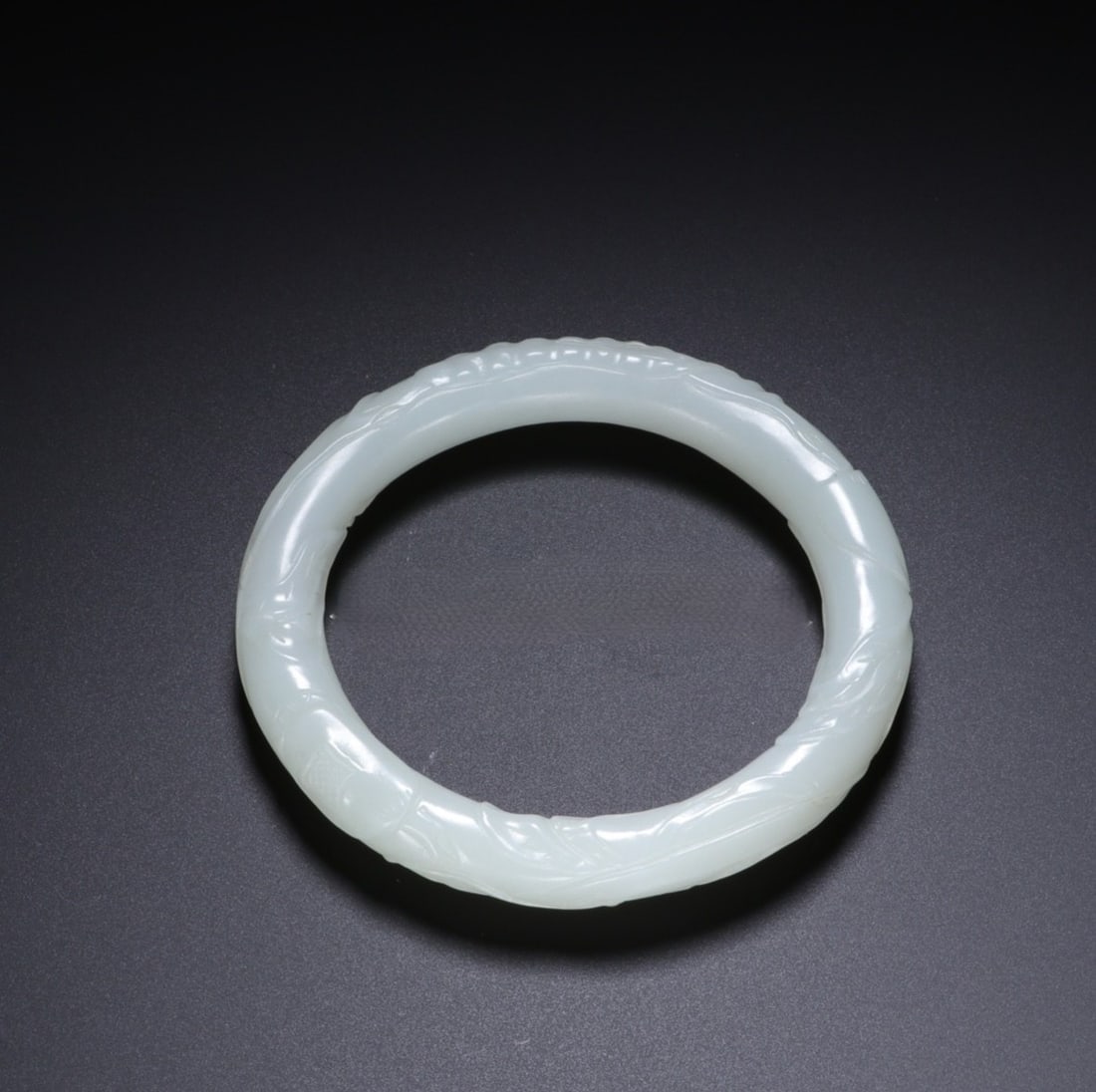 An Exquisite White Jade Bracelets - 2