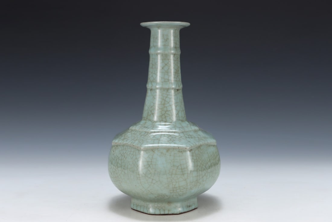An Exquisite Guan yao Vase - 4