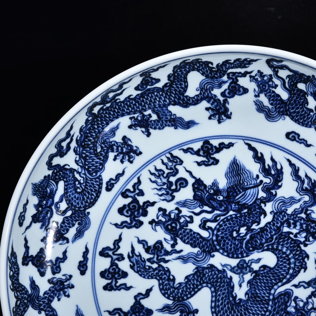 An Exquisite Blue and White Dragon Pattern Plate - 4