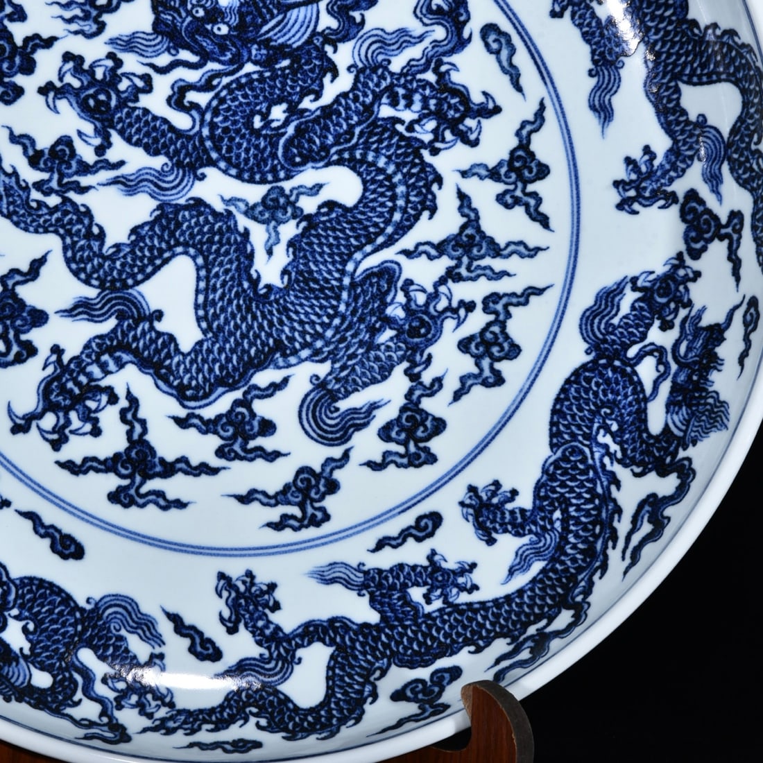 An Exquisite Blue and White Dragon Pattern Plate - 6