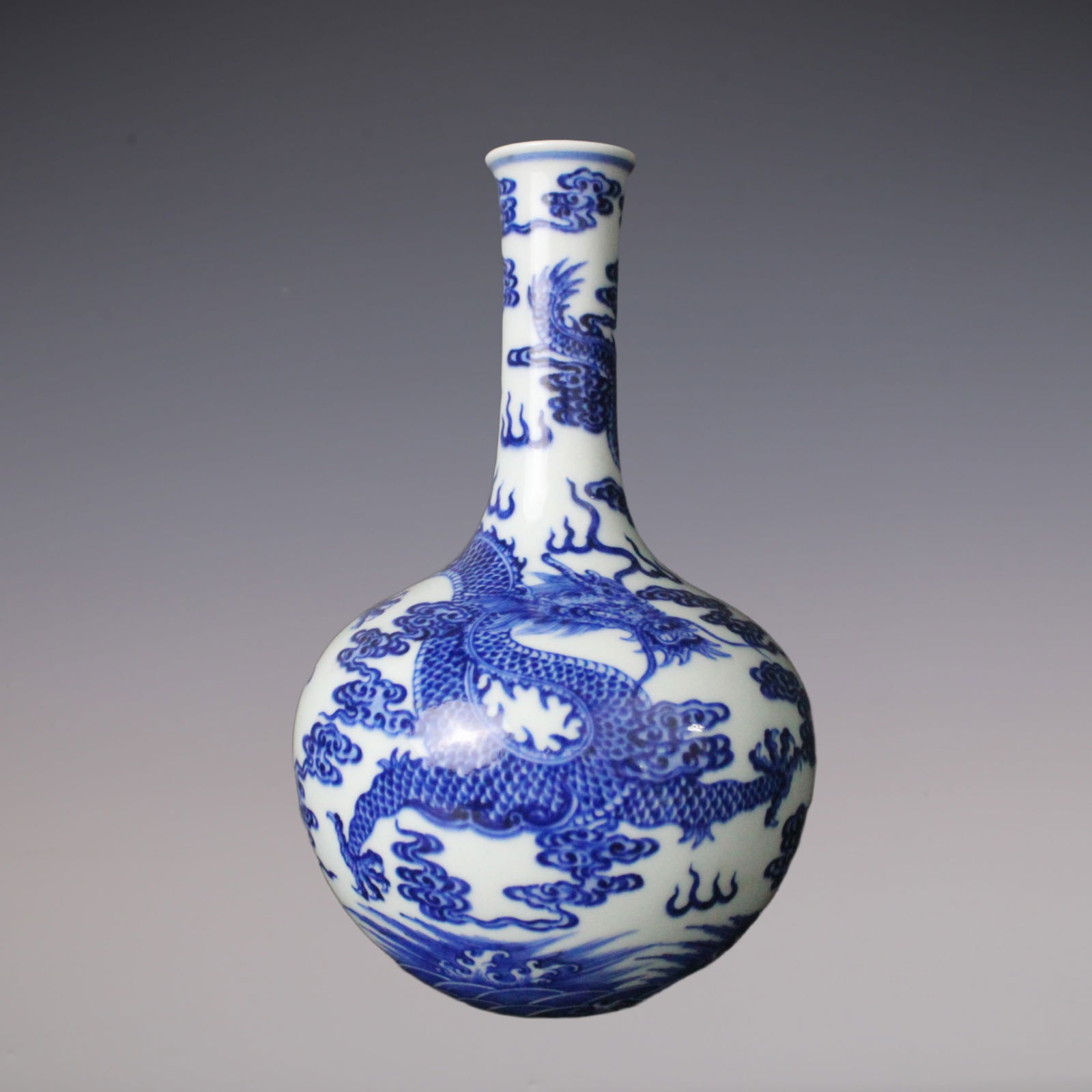 An Exquisite Blue and White Seawater Pattern Dragon Pattern Vase (1 of 7)