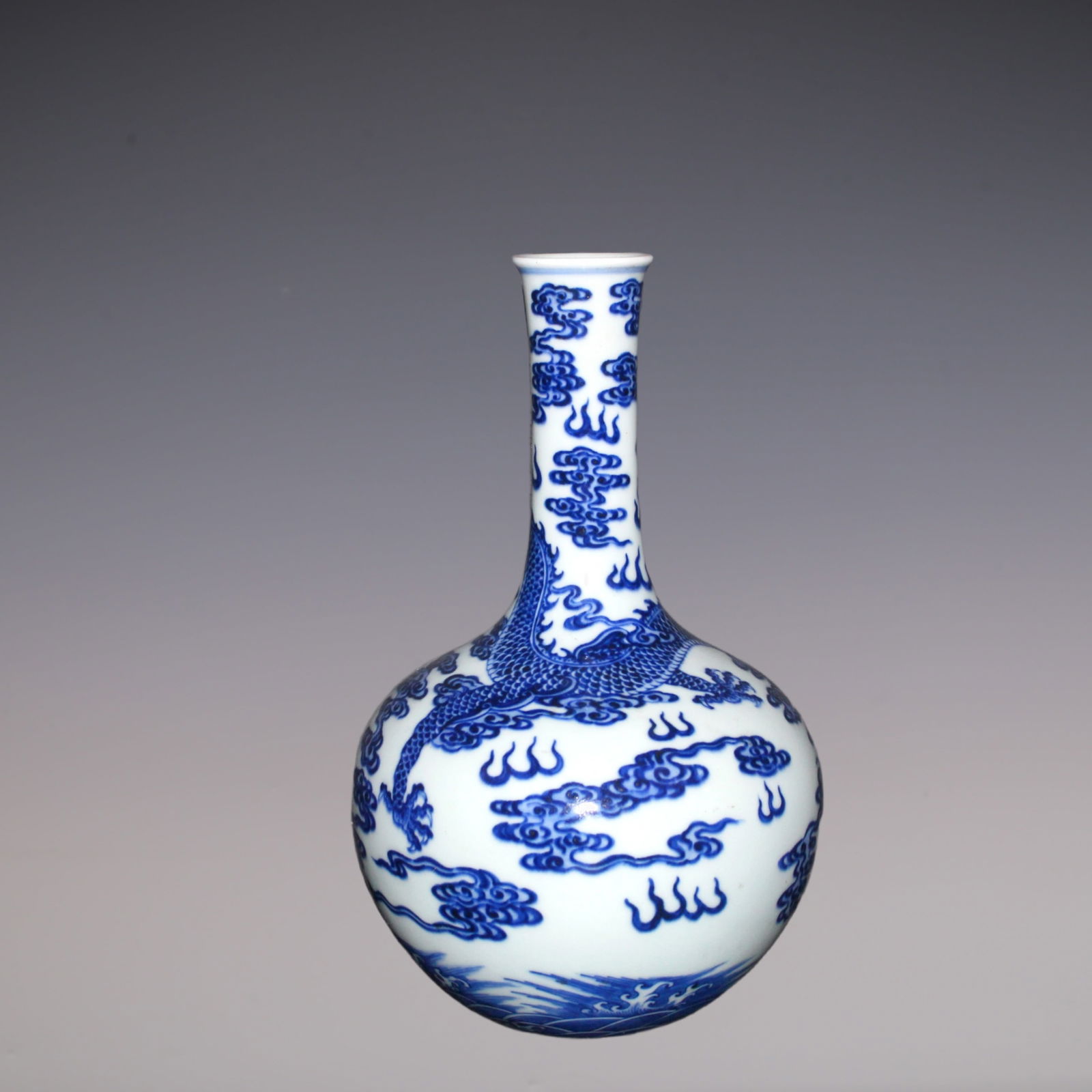An Exquisite Blue and White Seawater Pattern Dragon Pattern Vase - 2