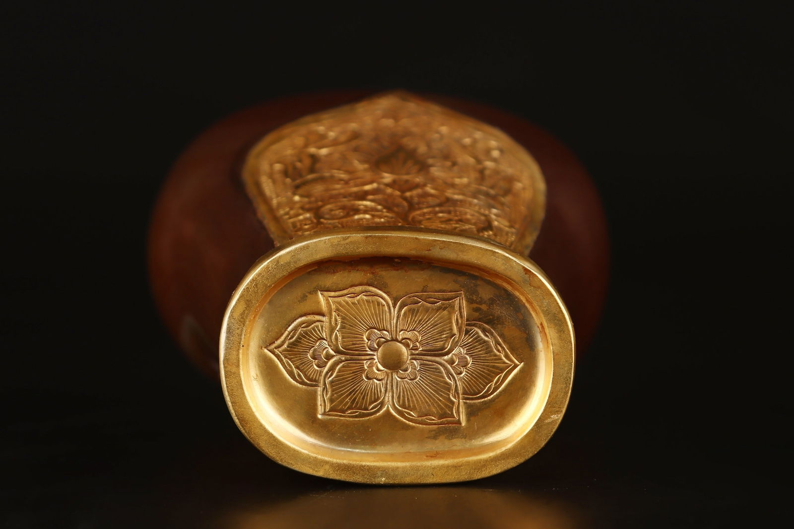 An Exquisite Agate Painted Gold Flower Pattern Vase - 9