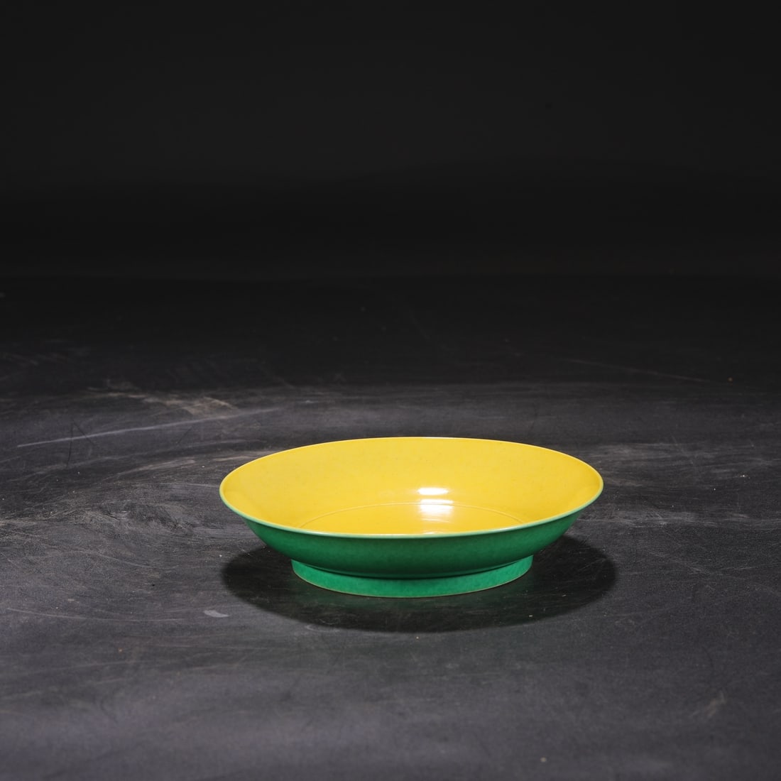 An Exquisite Yellow Glazed Plate - 2