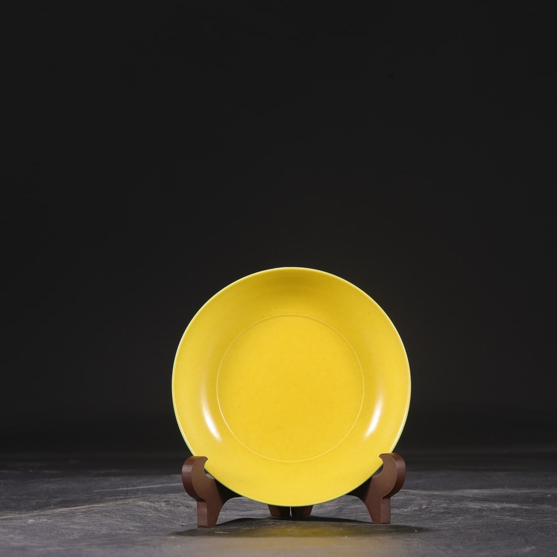 An Exquisite Yellow Glazed Plate - 3