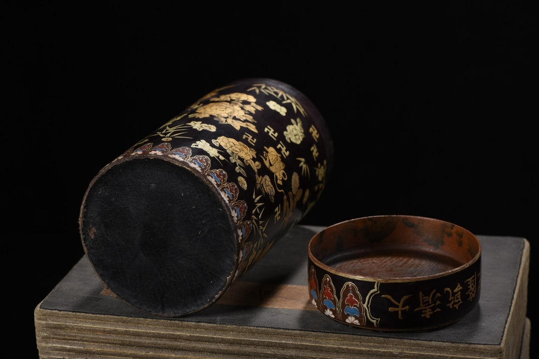 An Exquisite Black Lacquer Painted Gold Flower Pattern Eight Treasures Pattern Tea Caddy - 9