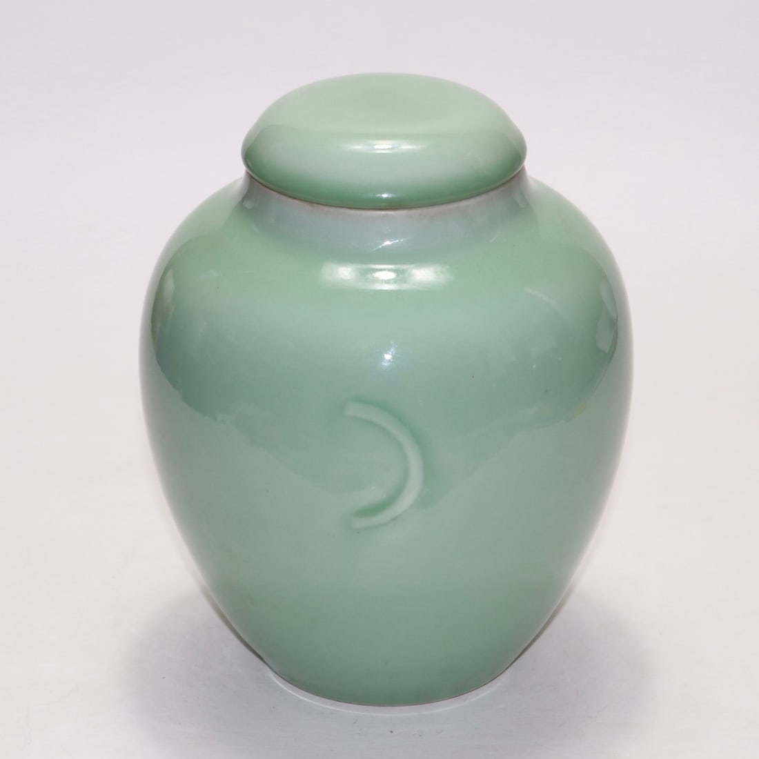 An Exquisite Celadon Glazed Jar - 5