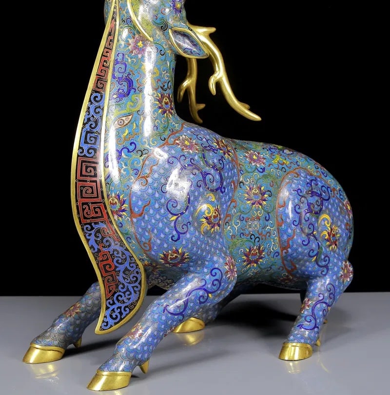 An Exquisite Cloisonne Flower Pattern Deer-Shaped Candlestick - 8