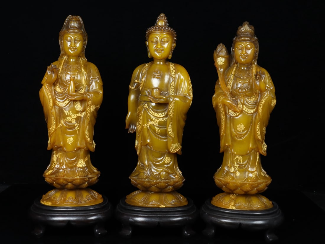 A Set of Fine Shoushan Stone Buddha Statue Ornament: A Set of Fine Shoushan Stone Buddha Statue Ornament Qing Dynasty, China Size:32cmx11cmx9cmx3 Weight:5.36kg (The Dimensions Of All Batches Are Manually Measured.If You Need More Detailed