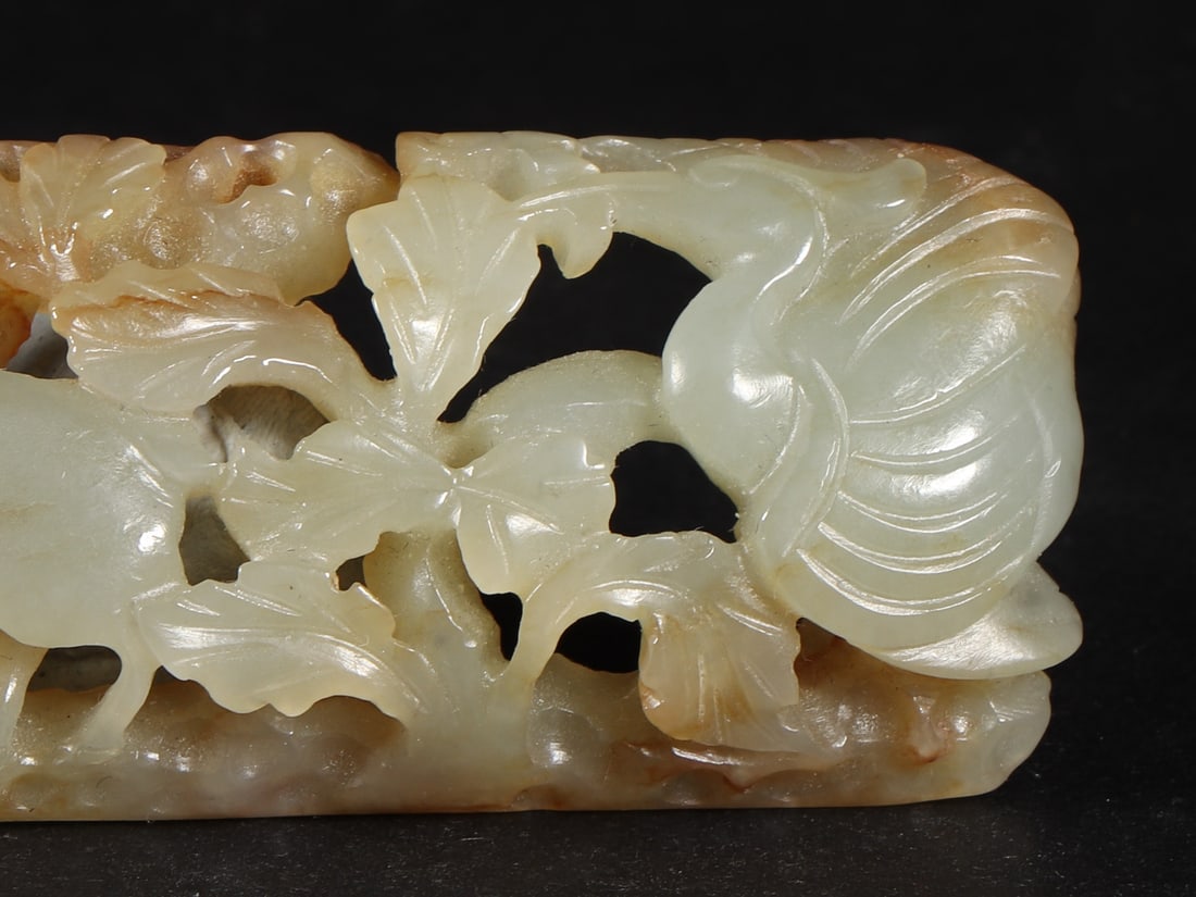 An Exquisite White Jade Deer Pattern Ornament - 5