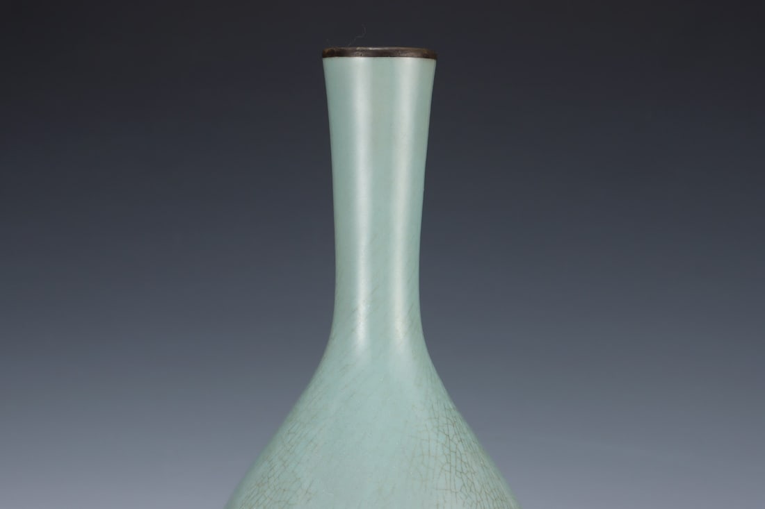 An Exquisite Ru yao Vase - 5