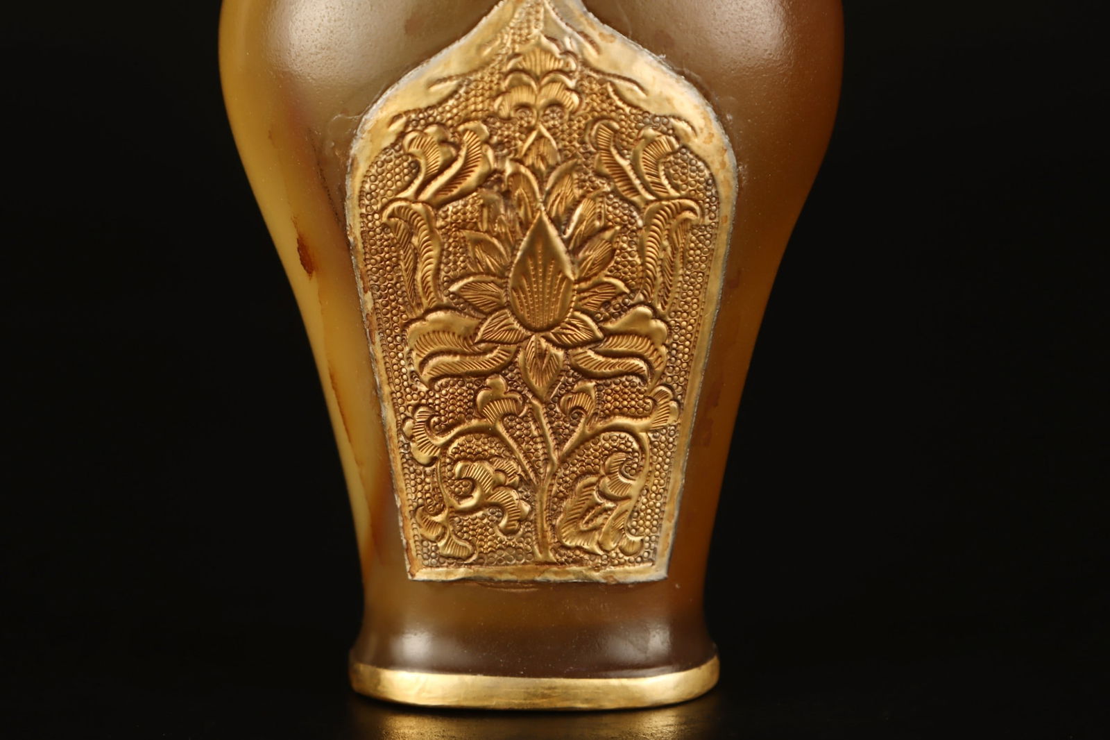 An Exquisite Agate Painted Gold Flower Pattern Vase - 7