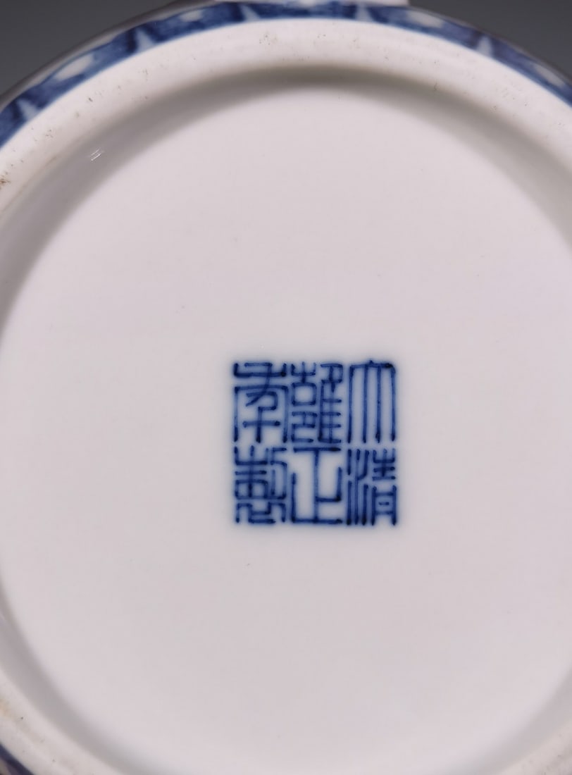 An Exquisite Blue and White Lotus Pattern Dragon Pattern Teapot - 9