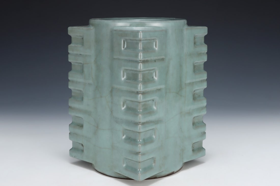 An Exquisite Guan yao Vase - 4