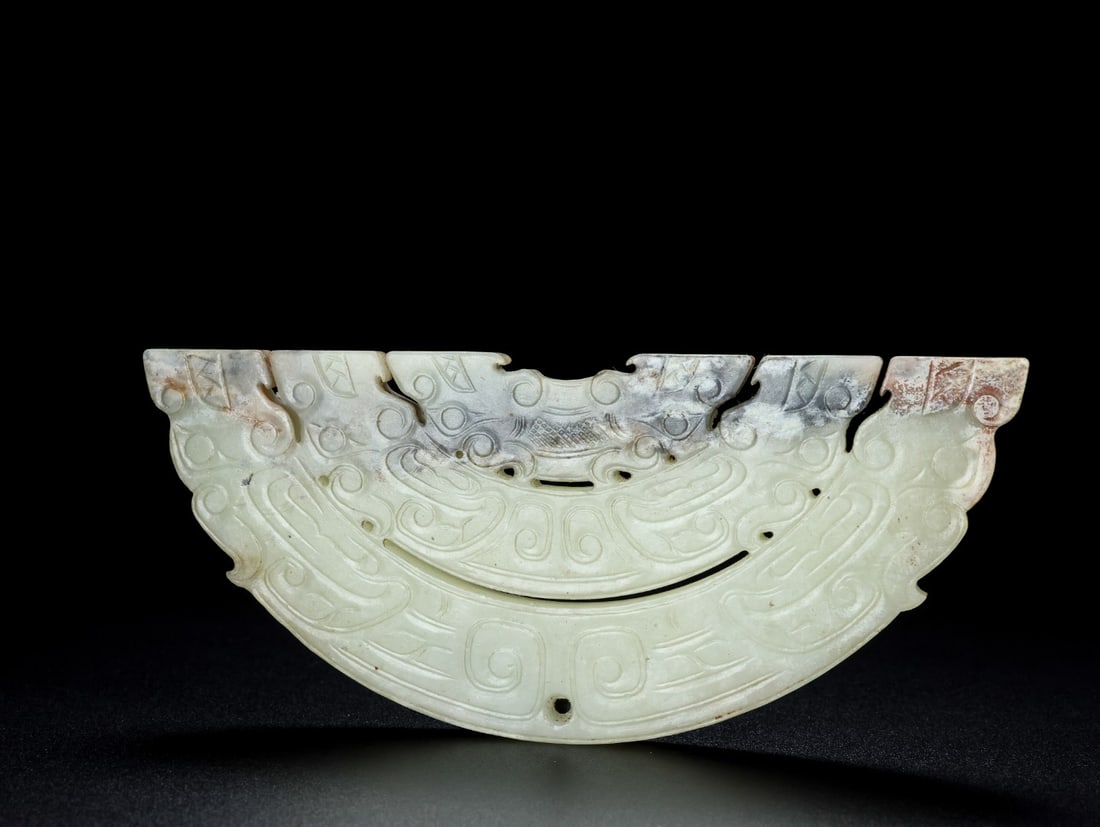 An Exquisite White Jade Dragon Pattern Ornament (1 of 9)