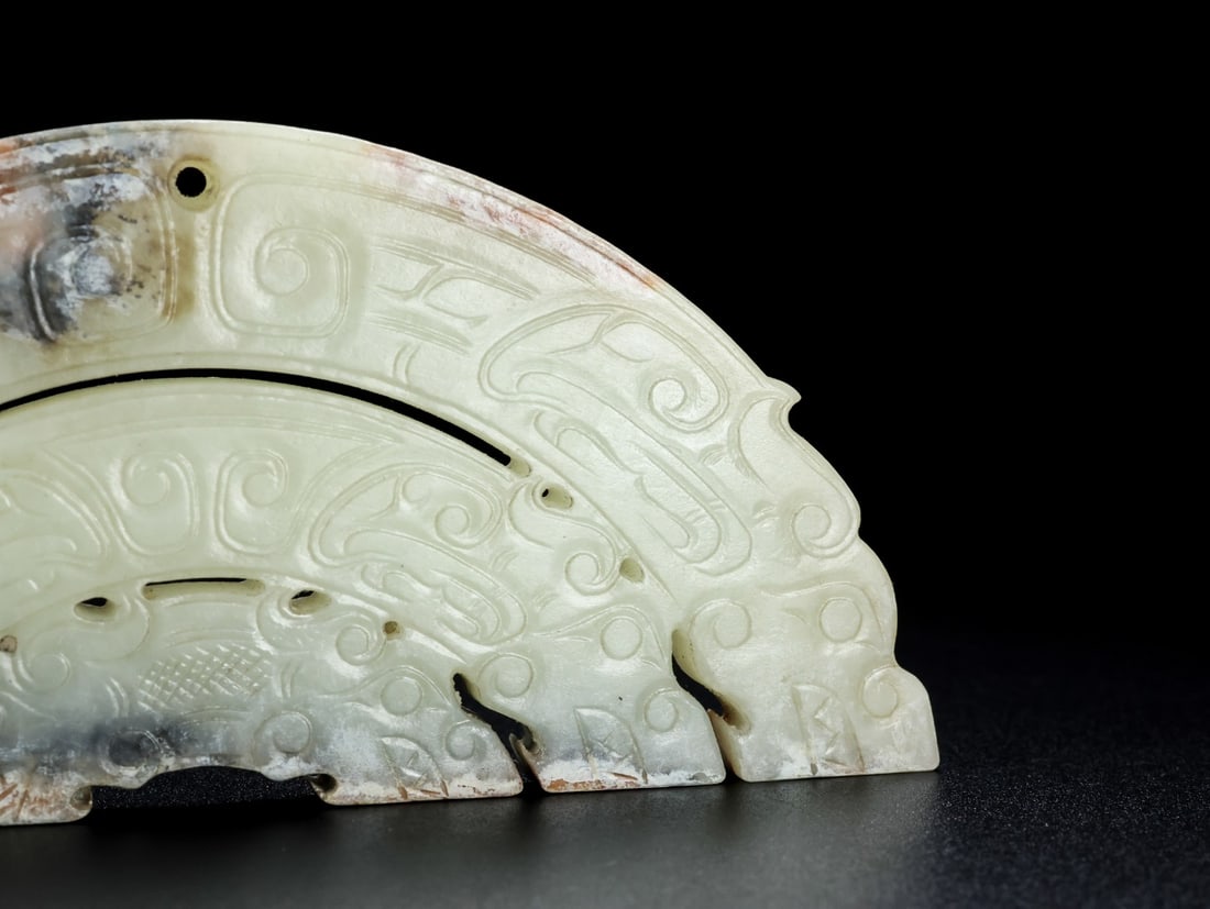 An Exquisite White Jade Dragon Pattern Ornament - 4