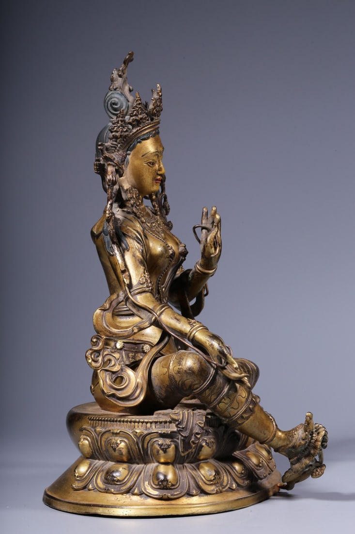 An Exquisite Gilt Bronze Statue of Tara - 8