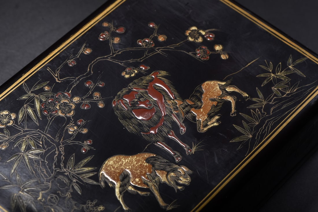 An Exquisite Black Lacquer Painted Gold Sheep Pattern Box - 2