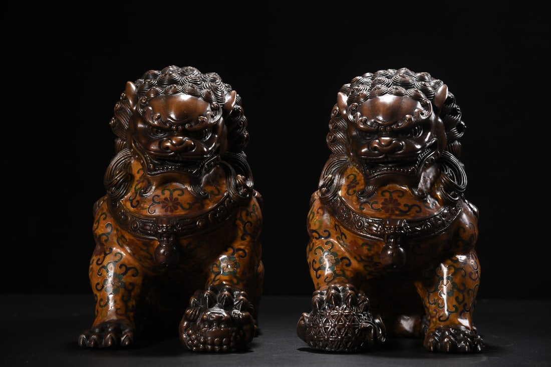 A Pair of Exquisite Cloisonne Lotus Pattern Lion Ornament (1 of 9)