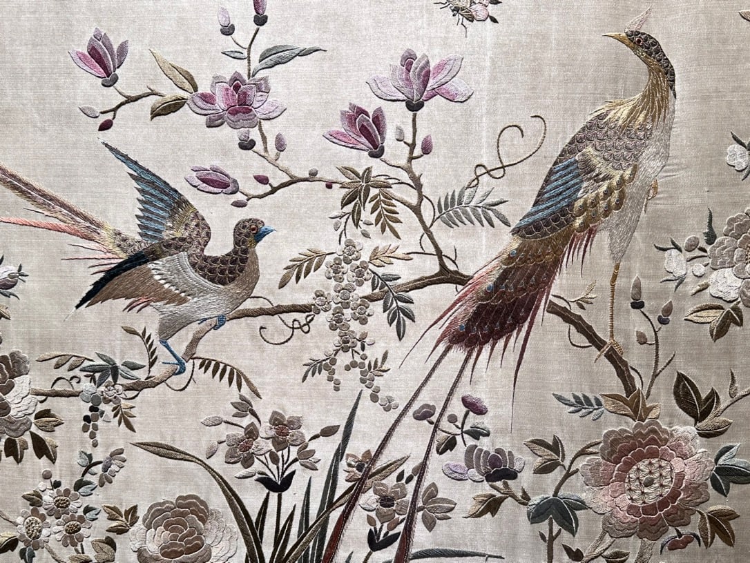 An Exquisite Kesi Flower and Bird Pattern Hanging Panel - 4
