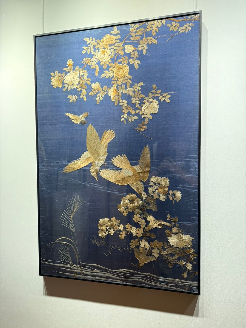 An Exquisite Kesi Flower and Bird Pattern Hanging Panel - 6