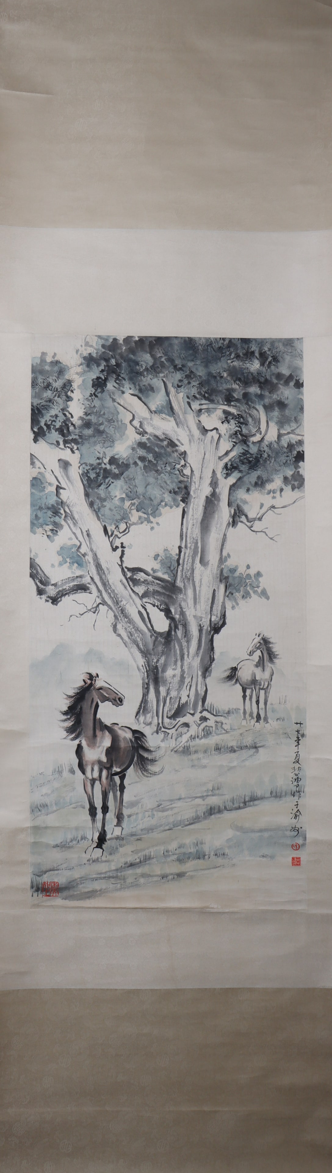 A Chinese Vertical Scroll Ink Painting of Horse on Paper: A Chinese Vertical Scroll Ink Painting of Horse on Paper Xu beihong Size:97cmx47cm (The Dimensions Of All Batches Are Manually Measured.If You Need More Detailed Information, Please Contact Our