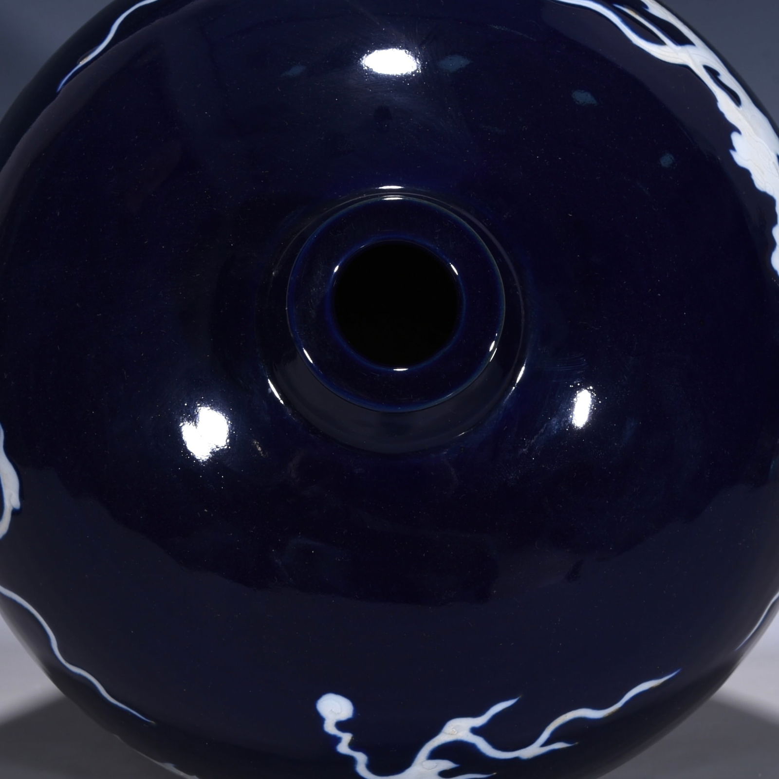 An Exquisite Ji Blue Glazed Dragon Pattern Vase - 8