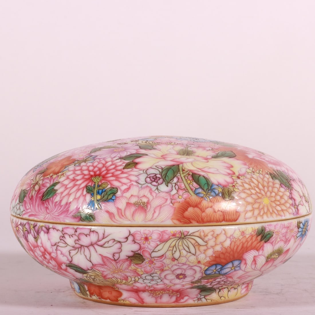 An Exquisite Famille-Rose Flower Pattern Box - 4