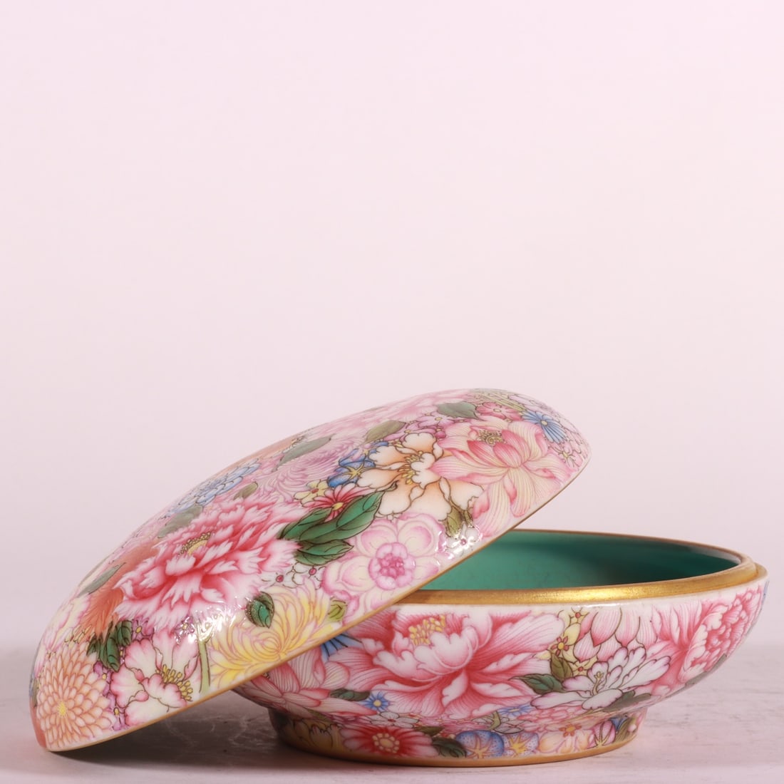 An Exquisite Famille-Rose Flower Pattern Box - 6