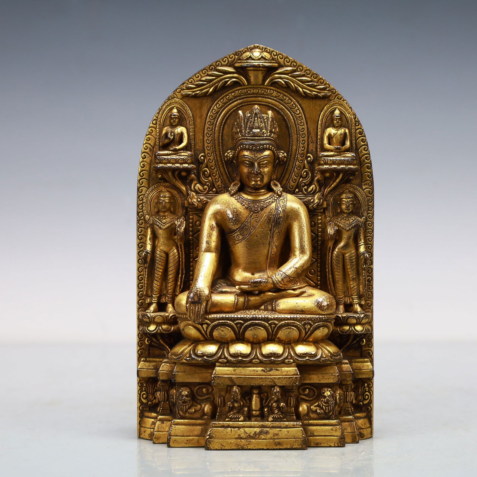 A Exquisite Gilt Bronze Statue of Kshitigarbha Bodhisattva: A Exquisite Gilt Bronze Statue of Kshitigarbha Bodhisattva Ming Dynasty, China Size:11cmx10cmx17.5cm Weight:1050g (The Dimensions Of All Batches Are Manually Measured.If You Need More Detailed