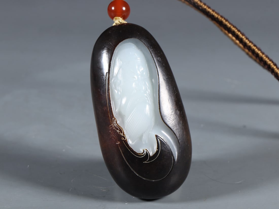 An Exquisite White Jade Figure Pattern Pendant - 2