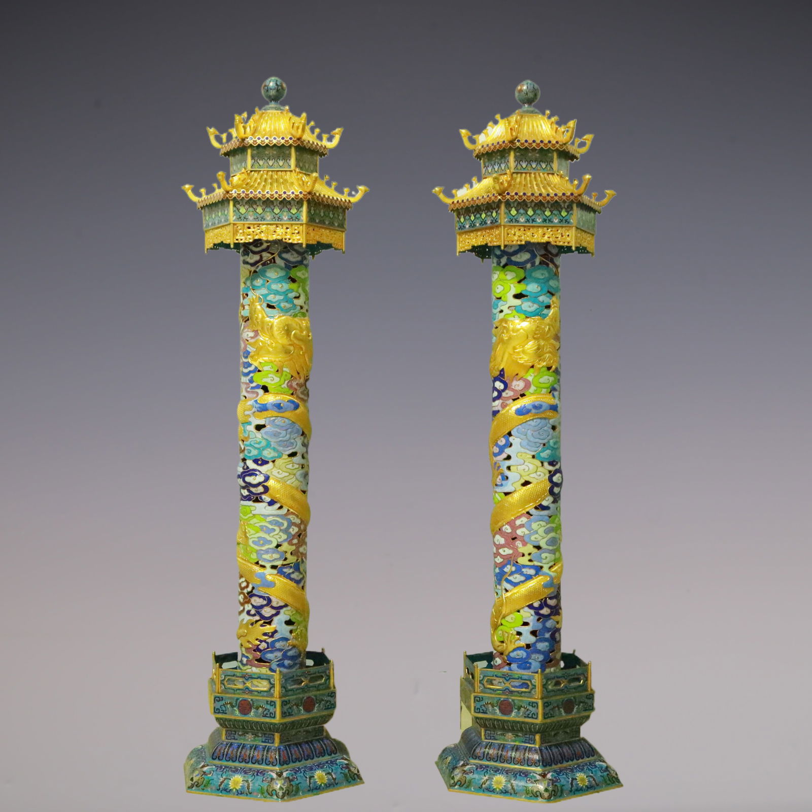 A Pair of Exquisite Cloisonne Dragon Pattern Ornament: A Pair of Exquisite Cloisonne Dragon Pattern Ornament Qing Dynasty, China Size:36cmx36cmx126cm (The Dimensions Of All Batches Are Manually Measured.If You Need More Detailed Information, Please
