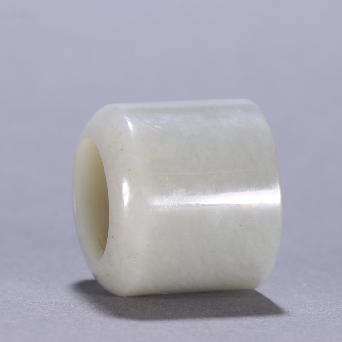 An Exquisite White Jade Ring - 7