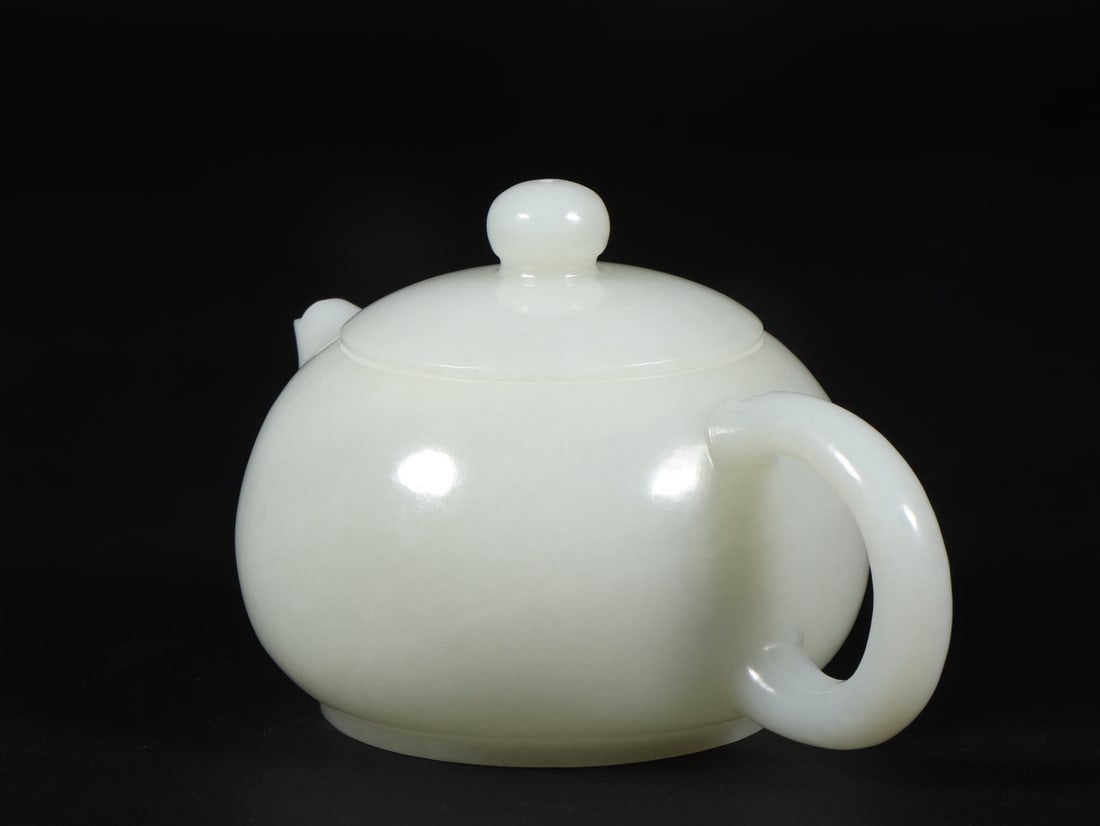 An Exquisite White Jade Teapot - 2